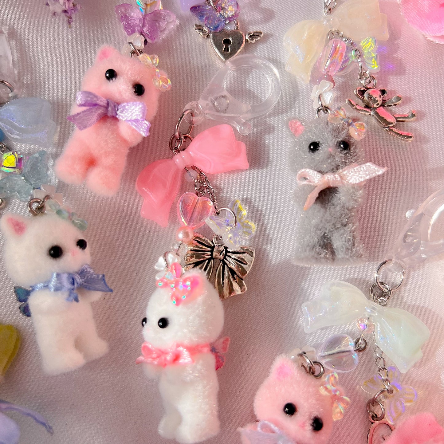 ｡ﾟᨳ   ❛ cat club ❜ handmade keychains ♡ ˚⋆ 𐙚